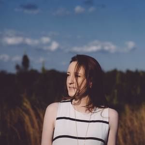 Meet your Posher, Elise